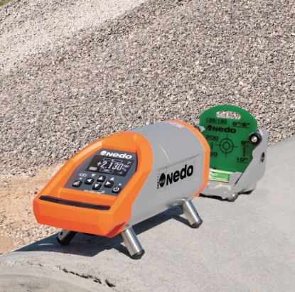 Afbeeldingen van NEDO Rioollaser TUBUS 2 inclusief draadloze afstandsbediening, in hoogte verstelbare doelplaat, voetenset voor buisdiameters van 150 mm, 200 mm, 250 mm en 300 mm, acculader, robuuste transportkoffer laser-klasse 2 472210-632