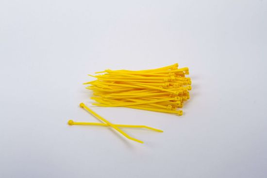 Afbeeldingen van Bundelbandjes geel 3,6X140MM 